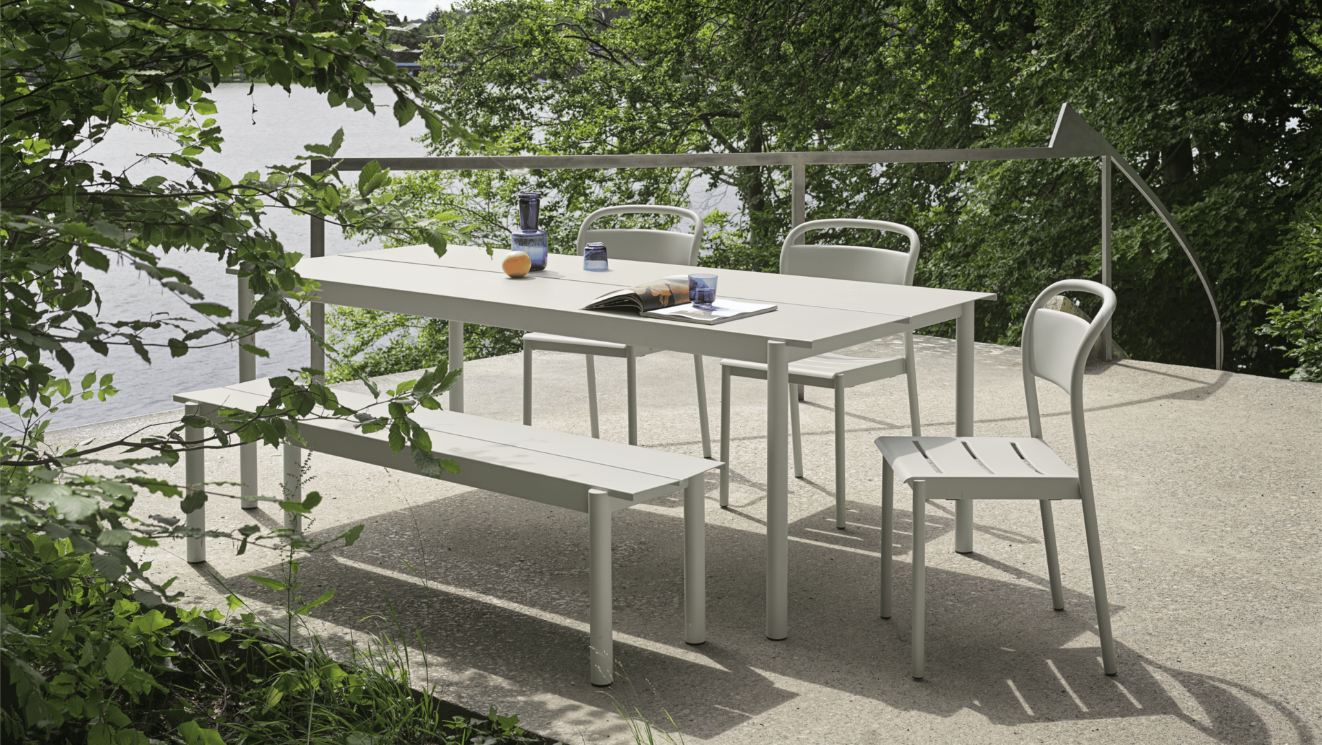 linear-steel-table-220-cm-bench-170-cm-side-chair-grey-raise-carafe-glass-muuto-org